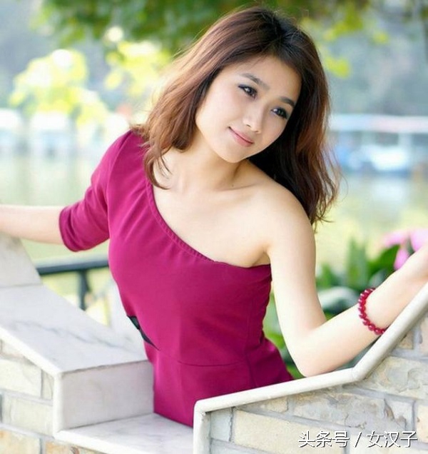 ,五十二寡妇遭商店老板威逼*身失**，绝望中用死亡洗尽身后骂名