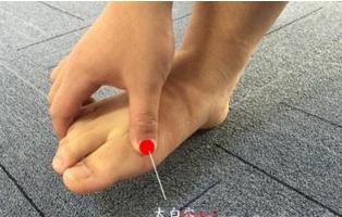 女性脸上痘痘怎么调理好得快,一个地方反复长痘如何处理