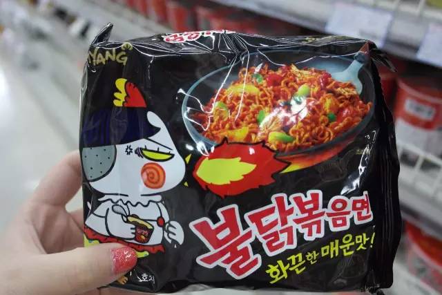 韩国进口乐天扁桃仁夹心巧克力,韩国进口乐天巧克力打糕派