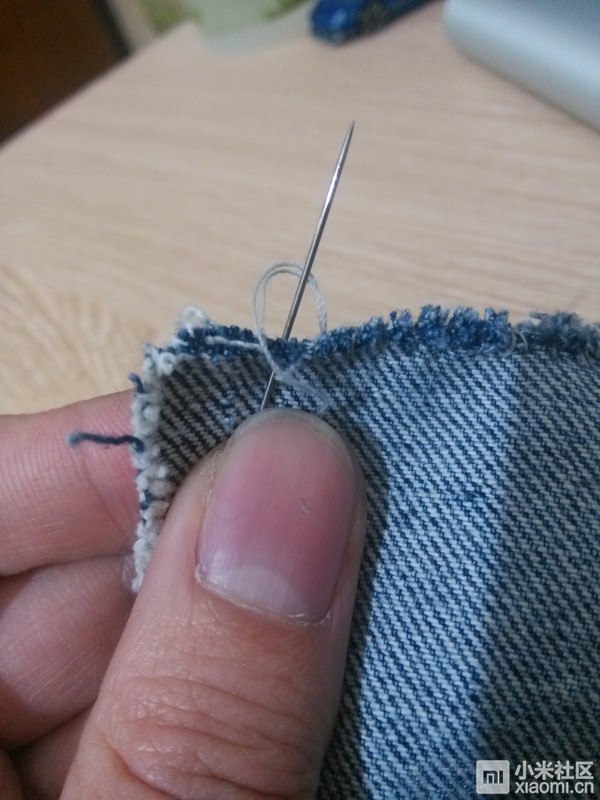 牛仔裤diy旧物改造包包,手工牛仔裤改造收纳挂袋