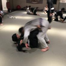 巴西柔术成人好学吗,巴西柔术适合女性防身吗