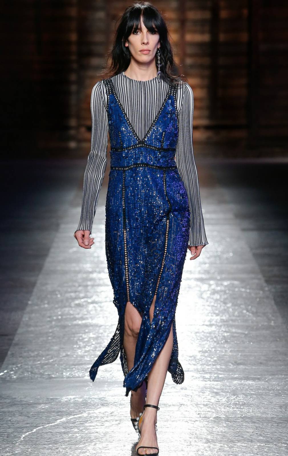 教你美|抓住夏天的尾巴，条纹也有新花样