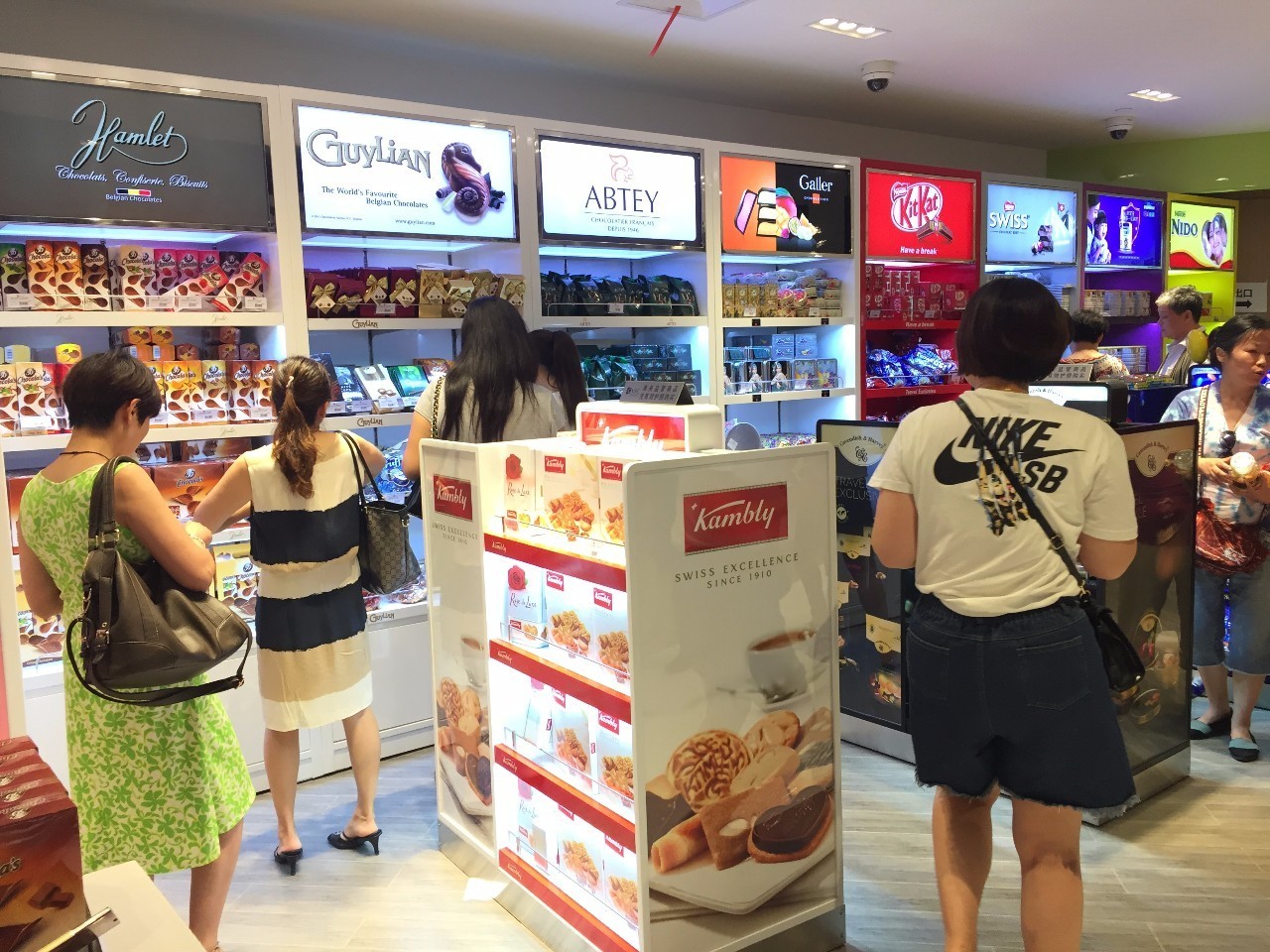 上海市内免税店购物条件,上海市进口商品免税店