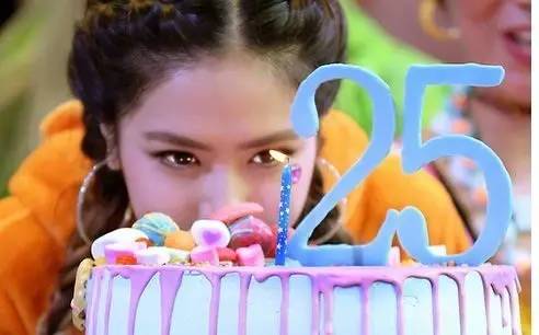 蜕变邓紫棋reaction,邓紫棋以前的样子vs现在的样子