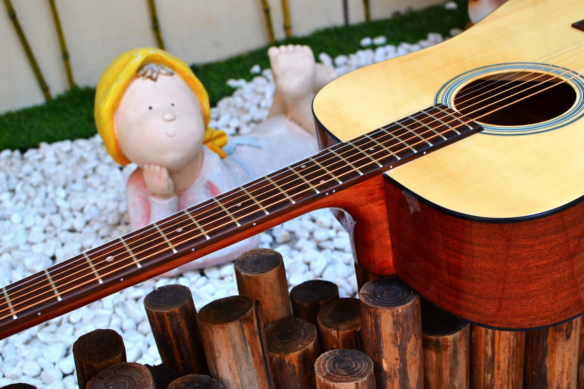 有声有色，久弹不累：乐果D10，吉他初学者的明智之选