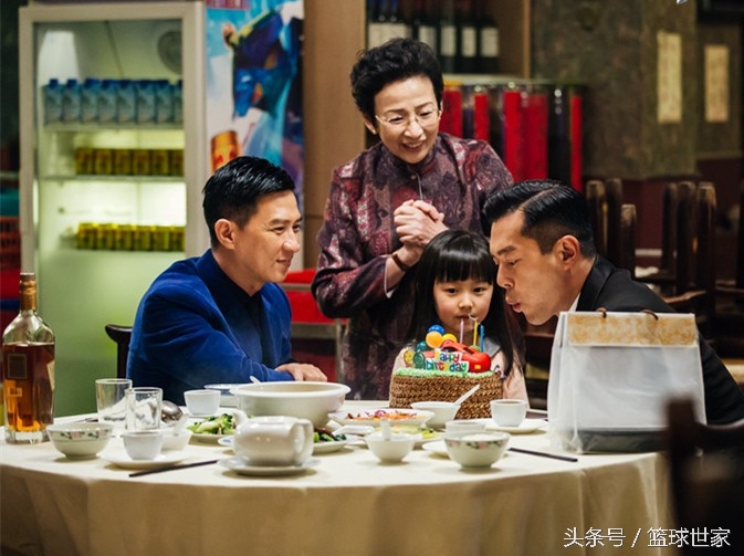 烧脑的剧情，一直在反转的身份，谁是*底卧**？-《使徒行者》观影感