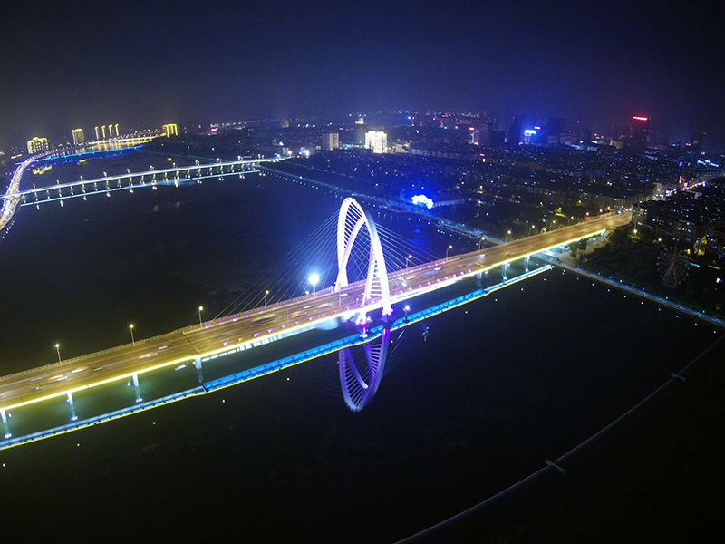 小米无人机有多厉害视频,小米年轻人的第一台轰炸机