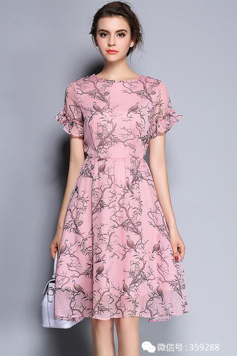 秋装怎样搭配穿着显高级感,女士减龄时髦秋装