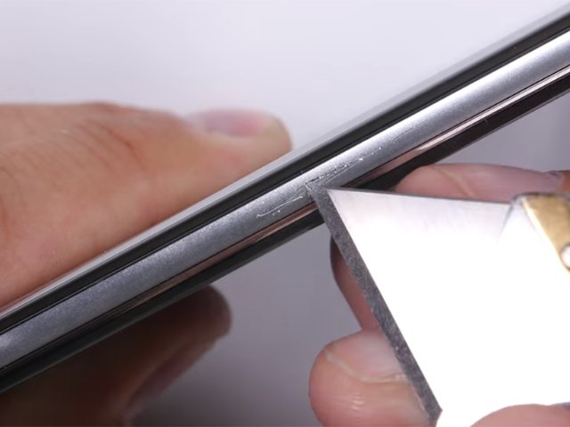 三星note10屏幕防刮测试,三星note7防水测试