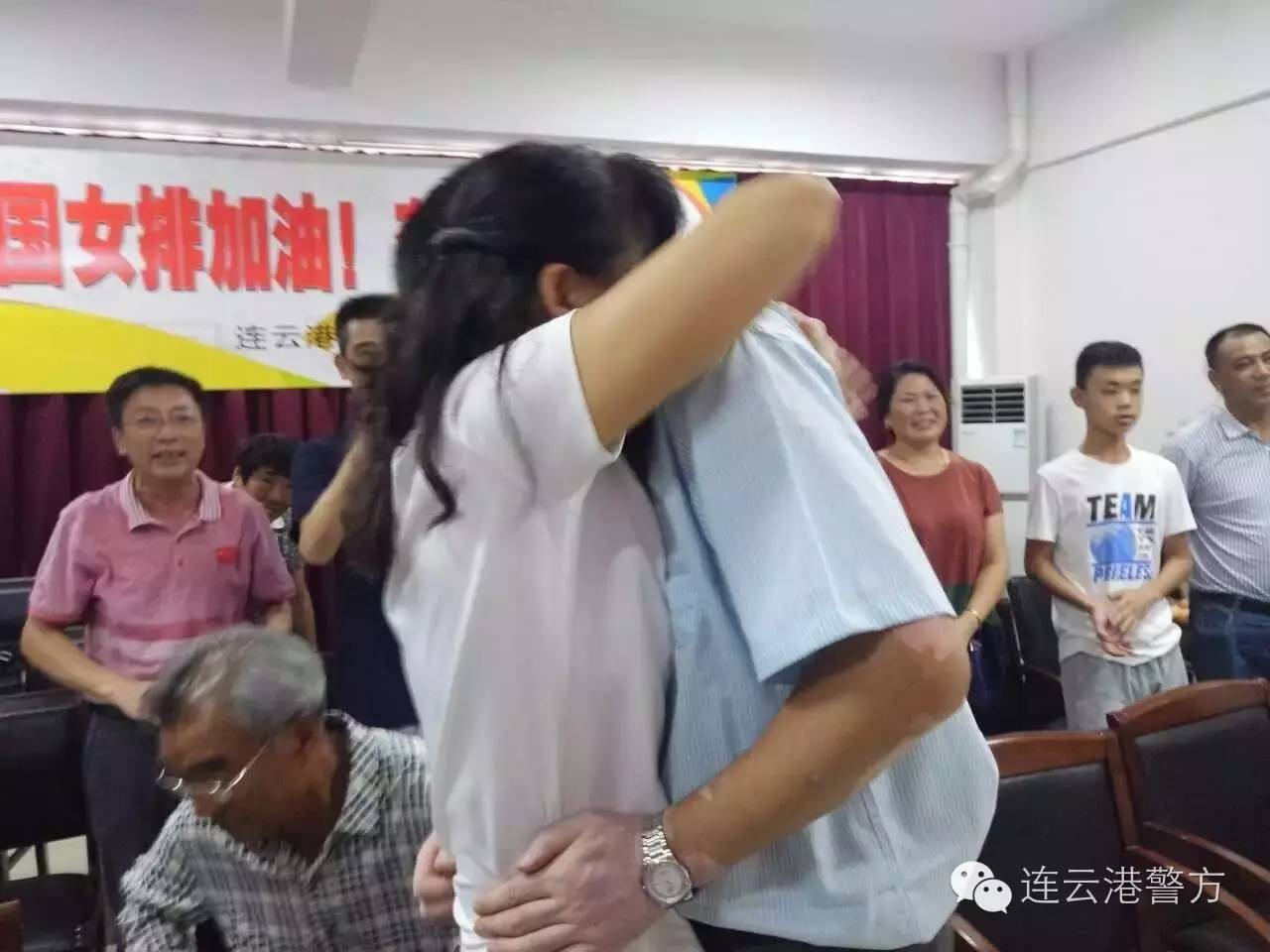 龚翔宇江苏女排队长,龚翔宇全家照片