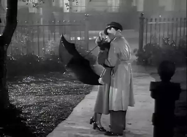 戳进来|为什么情侣接吻时，更喜欢把头往右边歪？