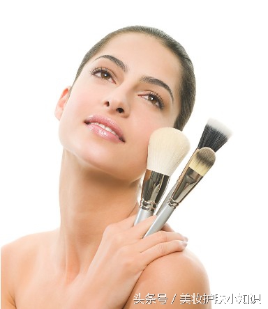 皱纹皮肤怎么涂粉底液,如何涂粉底液才能遮住所有皱纹