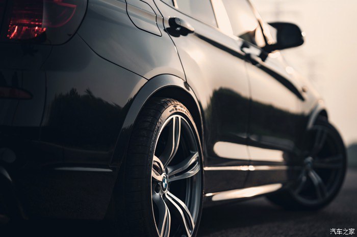 宝马x3曜夜版黑武士落地价,宝马x3黑武士静态体验