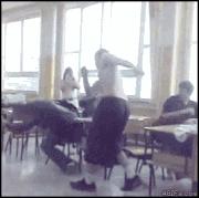 踢足球一定要学会颠球吗,踢足球都是罗圈腿吗