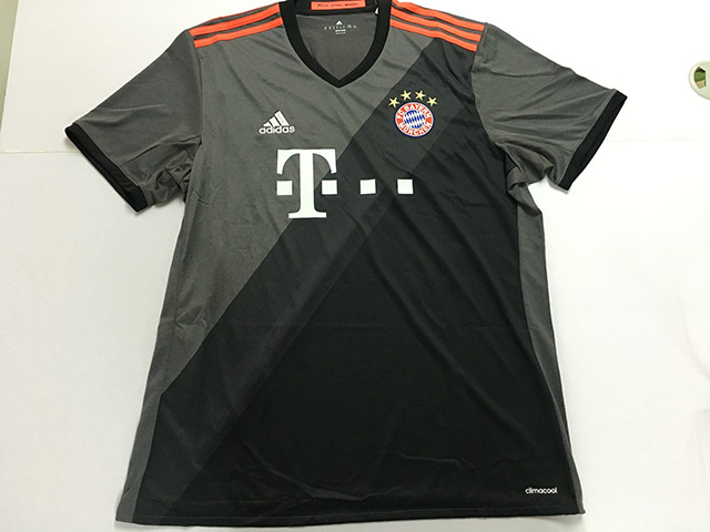 拜仁主客场球衣,拜仁16-17赛季球衣