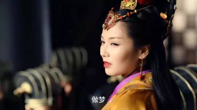 即使你放弃了牙齿矫正，也万不能投进“美容冠”的火坑