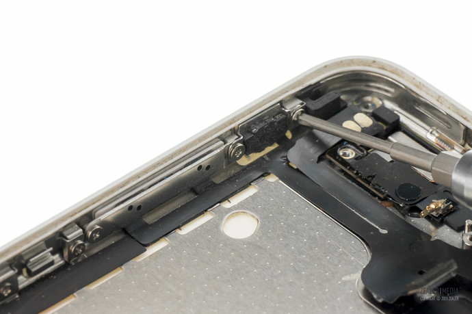 拆iphone5c教程,苹果5c换后壳