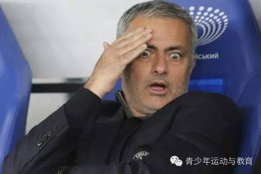 足球训练营冬训校园足球,扎根绿茵青训的“孩子王”外教