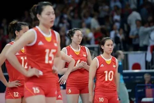 回顾中国女排十次登顶辉煌时刻,夺冠永不言败的女排精神