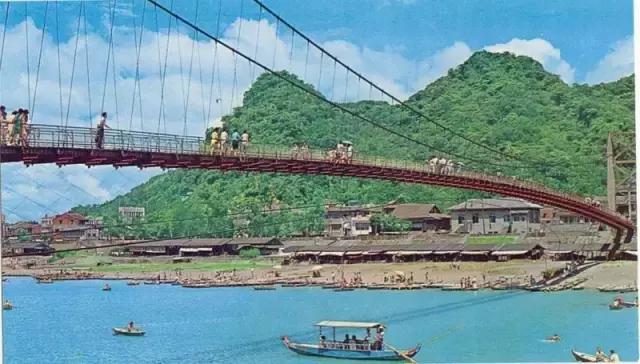 与摄影师骑行脚踏车体验台北市民生活