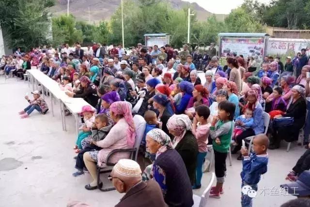 哈萨克明星中国演出,哈萨克歌手舞台演唱