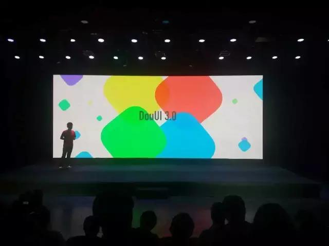 当所有人都不愿意换车机的时候，这家叫极豆的公司是这么做的