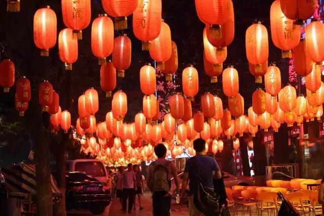 国内10大让人魂牵梦绕的小吃街