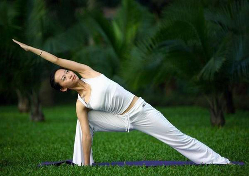 瘦腹瑜伽每天必练8个动作,瘦腹瑜伽7天瘦20斤