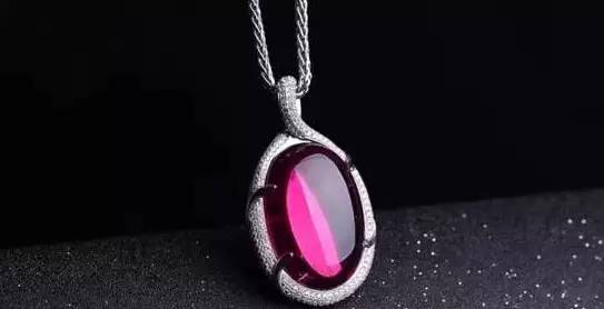 什么颜色的碧玺最好最值钱,哪种颜色的碧玺最值钱