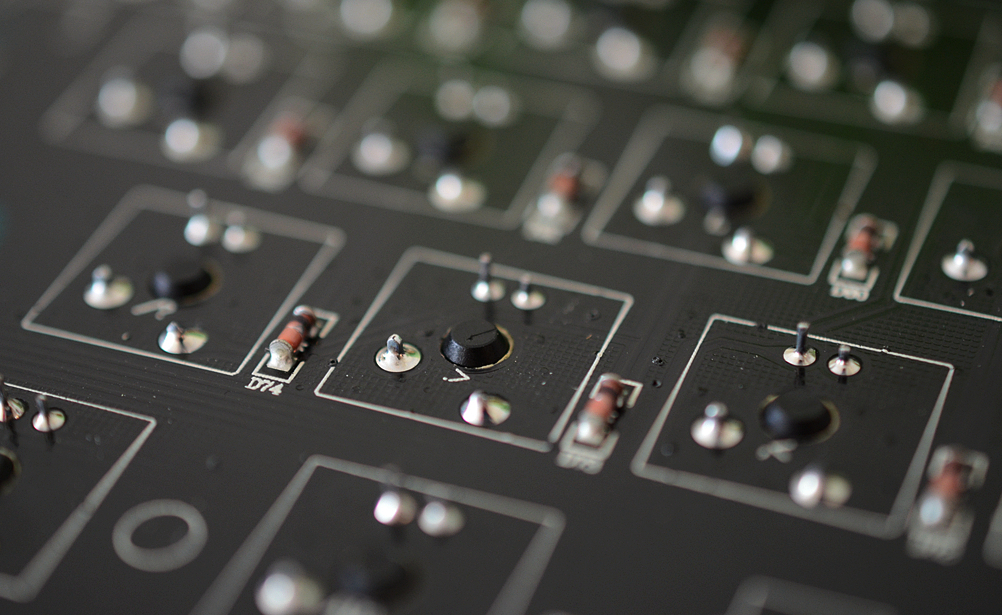 艾酷金粉轴机械键盘,艾酷机械键盘哪个好