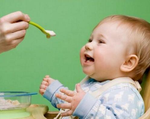 11个月孩子高烧不退吃药无效,11个月大的婴儿高烧不退怎么办