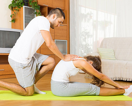 睡前运动健身拉筋,运动拉筋正确的方法