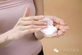 翡翠手镯和手表如何佩戴,女人佩戴翡翠手镯的图片