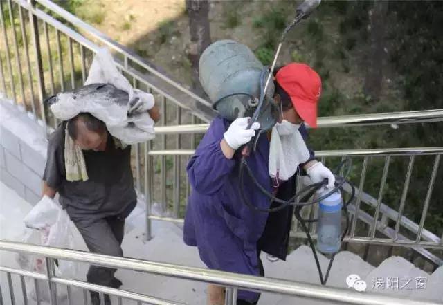 亳州一夫妻打工10年将孩子供出国留学，累并幸福着。