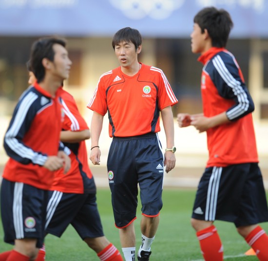 高洪波中国vs韩国,中韩对国足表现