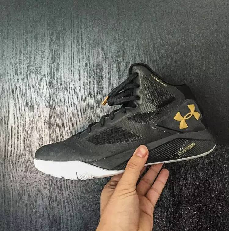 公认脚感最好的10双鞋篮球鞋,新手100到200的篮球鞋推荐