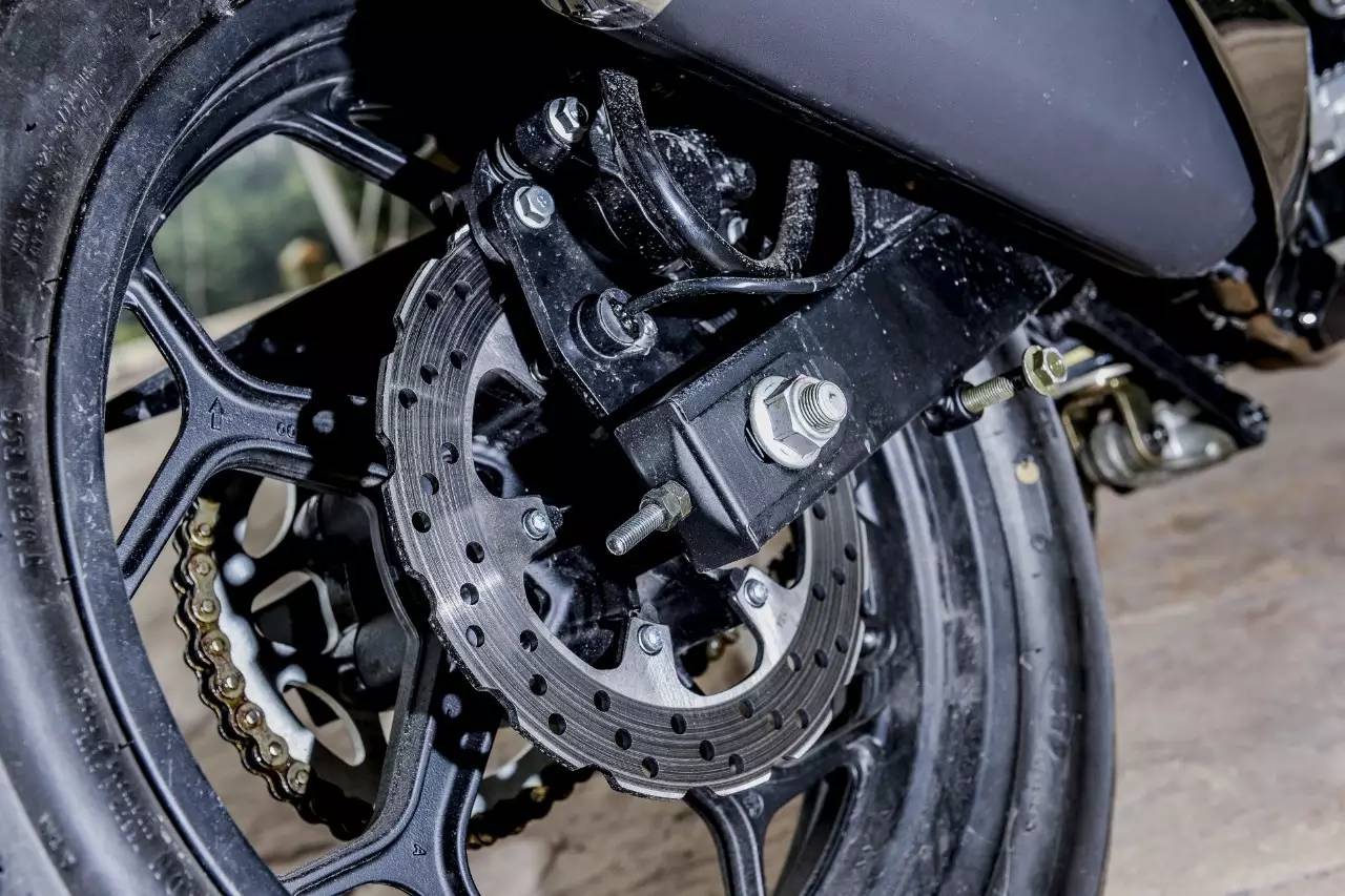 双缸高颜值,国产4缸街车嘉爵