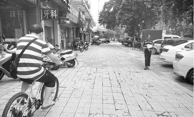 它们承受不起你的辗压端州城区多路段人行道地砖损坏