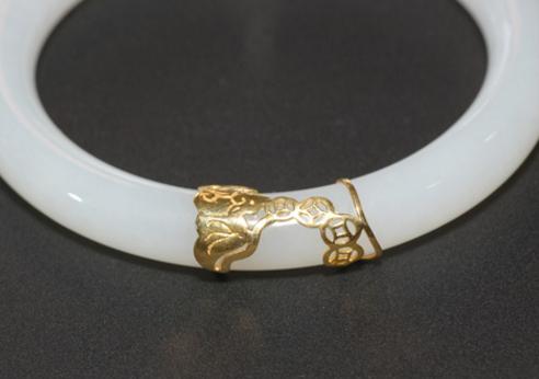 和田玉裂痕修复最新最好的方法,和田玉出现裂痕纹路正常吗