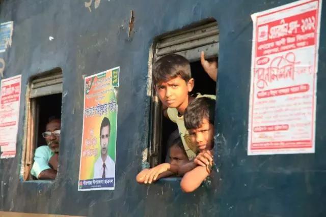 孟加拉国送花篮,孟加拉国朗布尔专区