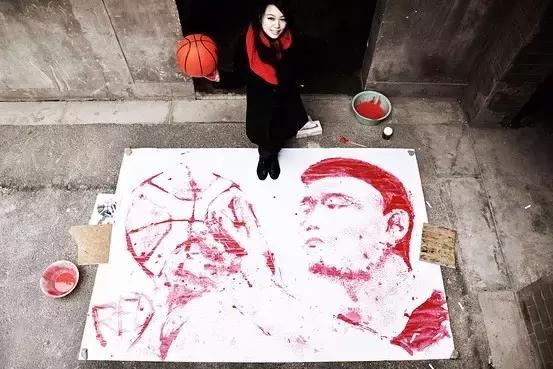 墨大华裔妹子用咖啡“泼”出周杰伦！成龙、姚明、张艺谋