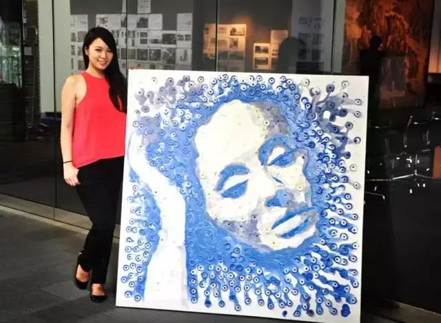 墨大华裔妹子用咖啡“泼”出周杰伦！成龙、姚明、张艺谋