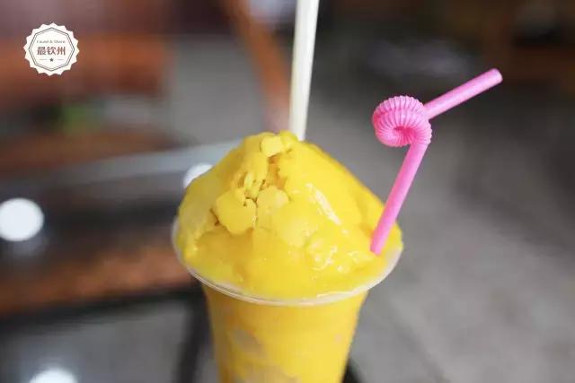 侨港菠萝冰沙,北海侨港风情街菠萝包冰激凌