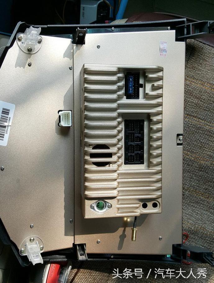 自己动手安装影音中控系统,自己安装车载大屏导航