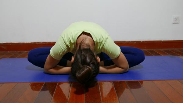 如何学会听声辨位,如何学会劈叉和倒立