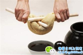 你只当鱼腥草是个凉拌菜!它还有4种治病功效