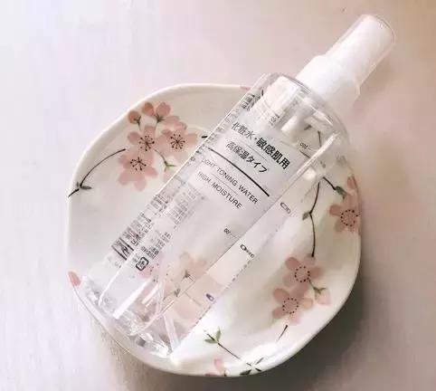 秋天皮肤保湿好物推荐,秋季干性皮肤保湿水推荐