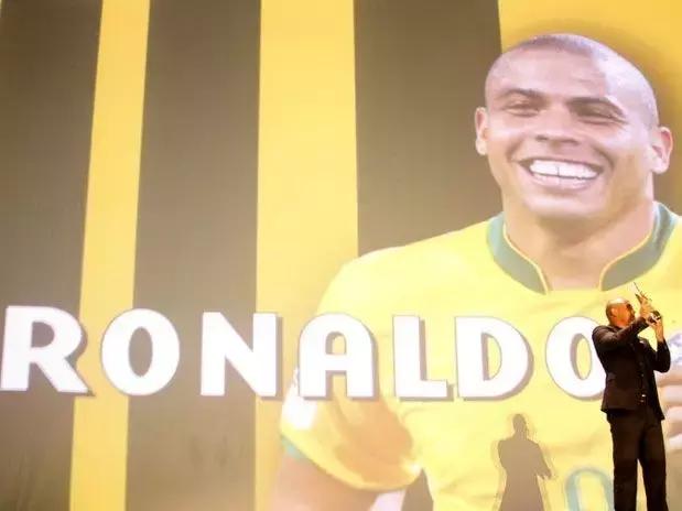 罗纳尔多名句,爱你直到世界尽头片尾曲