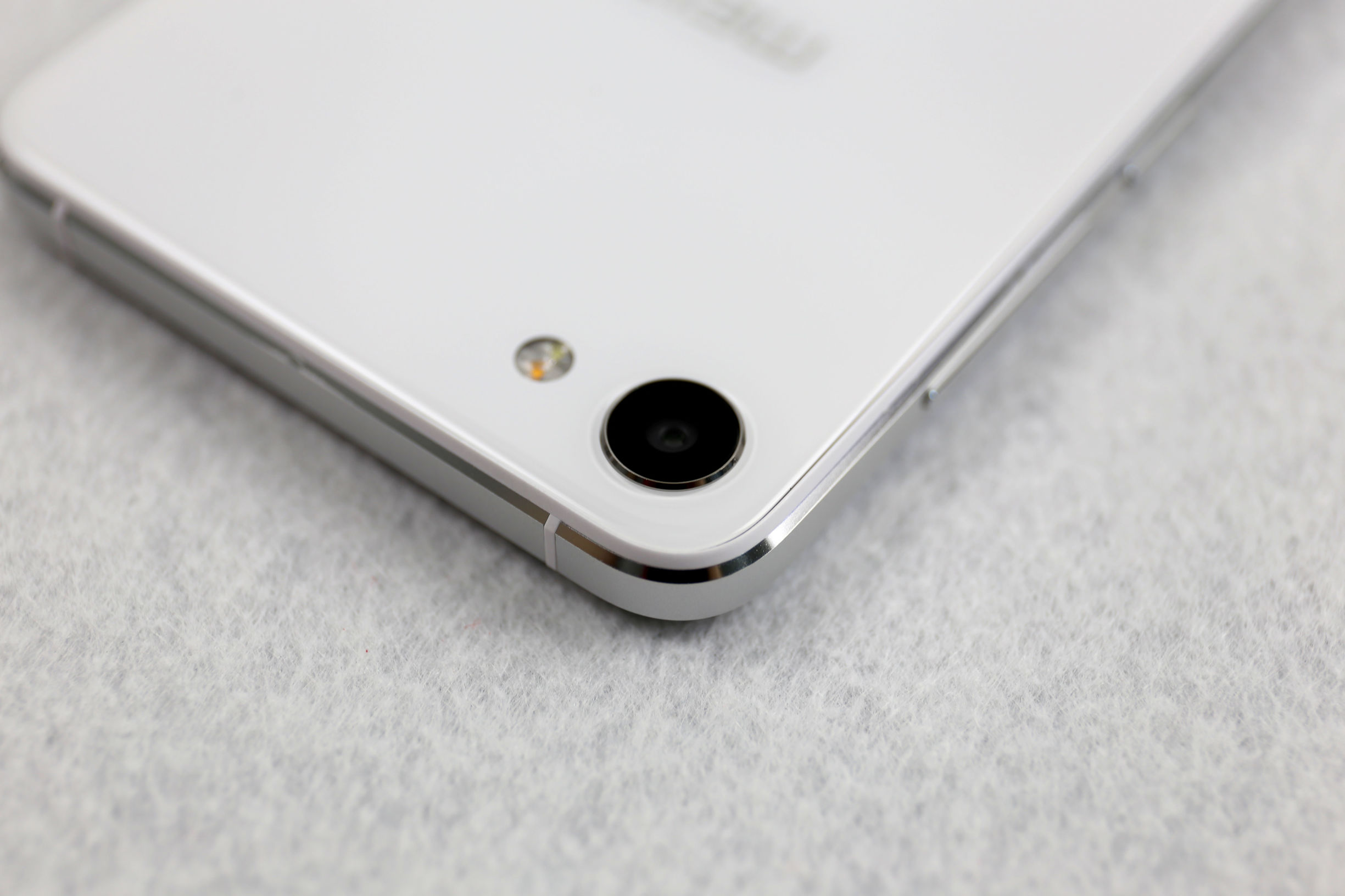 魅蓝U10高清图赏:5英寸双面玻璃,899元你怎么看?