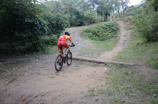 好骑的入门山地自行车测评,野兽自行车测评speedx